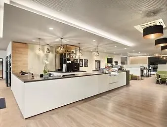Super 8 By Wyndham Munich City North